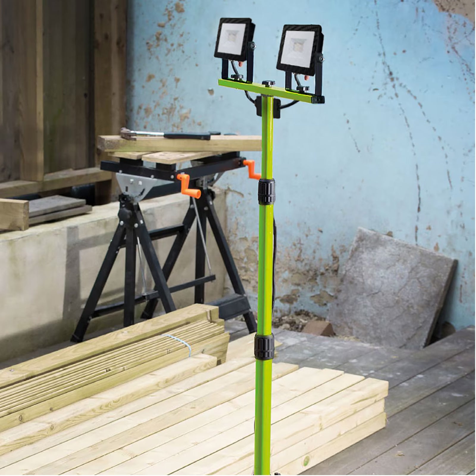 Worklight Eco con Tripié 2x50W IP65 – Luceco